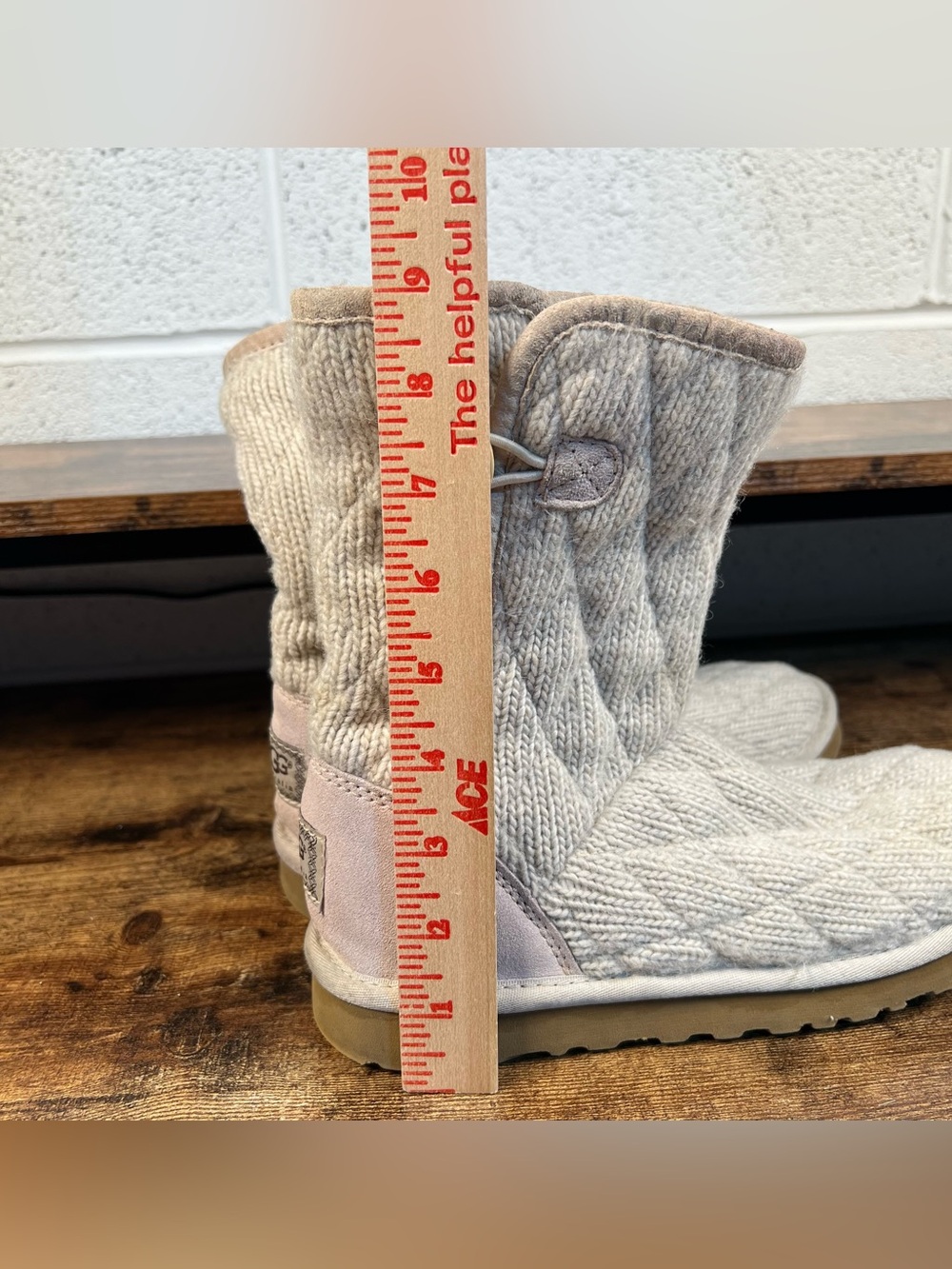 Ugg Boots Mountain Quilted Beige Short Boot Knit Button Side Women's 7 - Picture 11 of 11
